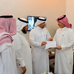 نائب أمير منطقة جازان يستقبل أبناء وذوي الشهيد الرقيب الجذمي