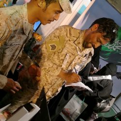 أريج بجوي تنفذ دورة في التصميم الجرافيكي