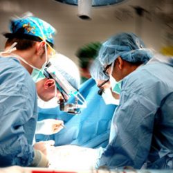 محافظ أبوعريش يستقبل المدير التنفيذي للحملة الصيفية ومحو الأمية ويستعرض أهدافها