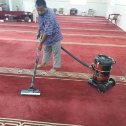 مدير ادارة الخدمات بادارة تعليم جازان يكرم منسوبيها