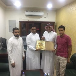 بالصور.. خطأ طبي يترك زجاجاً في ذراع شاب 5 أيام بالريث