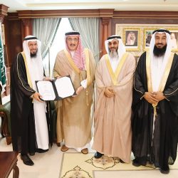 نائب أمير منطقة جازان ينقل تعازي القيادة لذوي الشهيد الجندي عواجي