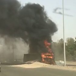 فرق الإنقاذ تباشر حادثة غرق مركبة داخل بحر السهي ووفاة قائدها