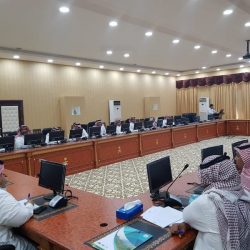 فرق الإنقاذ تباشر حادثة غرق مركبة داخل بحر السهي ووفاة قائدها