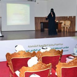 ي الشهيد “مقري” فيما قدم مواساته لأسرة العريبي في وفاة ابنهم “سلطان”