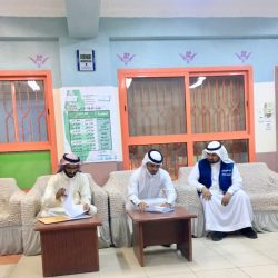 شظايا مقذوفات حوثيه تصيب شابين وطفل بالعارضة