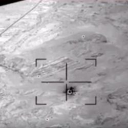 صاحب المقطع المخل “أعلمها السواقة” في قبضة رجال الأمن