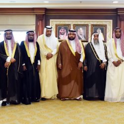 أمير منطقة جازان يعزي بوفاة شيخ شمل قبائل آل تليد.