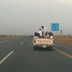 أمير منطقة جازان بالنيابة ينقل تعازي القيادة لذوي الشهيد علواني