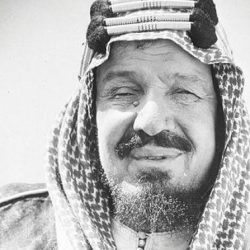 مطار الملك عبدالله بجازان يحتفل باليوم الوطني الـ 88 مع المسافرين