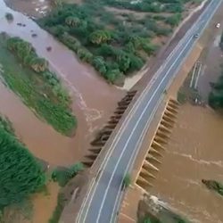 الجموع تؤدي صلاة الغائب على الغريق “المنقري”