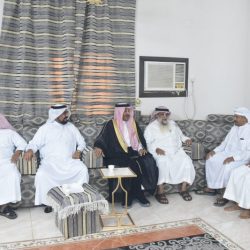 مكبّلة بسلاسل 35 عاماً معزولة بغرفة طينية في جبل بهروب .. مأساة أسرة والضحك هيستيري!