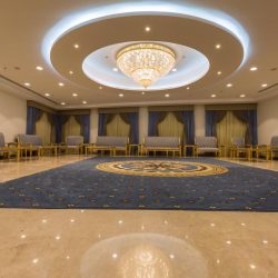 رئيس جمعية الثقافة والفنون يزور قرية جازان التراثية