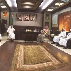 وكيل إمارة جازان للشؤون الأمنية يؤدي صلاة الميت على الشهيد العريف ” حكمي “