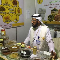 معالي مدير جامعة الباحة يزور قرية جازان التراثية بالجنادرية