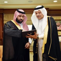 نائب أمير جازان يستقبل المرشحين بجمعية القرآن الكريم بصامطة المشاركين بجائزة الملك سلمان .