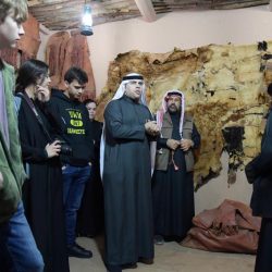 نائب أمير جازان يستقبل المرشحين بجمعية القرآن الكريم بصامطة المشاركين بجائزة الملك سلمان .