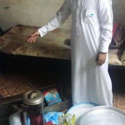 شاهد.. “جلسة العشة” حين دعا أمير جازان العم سالم.. أنه شاي الـ60 عاماً