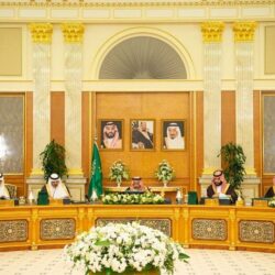 جامعة جازان تسلم عددًا من الطلبة أجهزة حاسب محمول