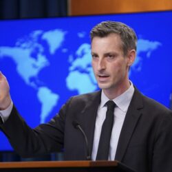 النيابة العامة تستدعي شخصًا صوَّر ونشر مقطعًا لامرأة تبيع الخضار