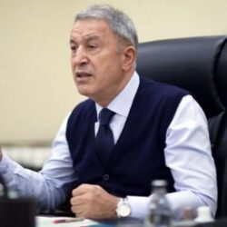 وصول أولى دفعات منحة المشتقات النفطية السعودية إلى ميناء عدن في اليمن