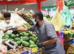 أمير منطقة جازان يوجه بمضاعفة الجهود الرقابية وعدم التهاون في مخالفات الإجراءات الاحترازية