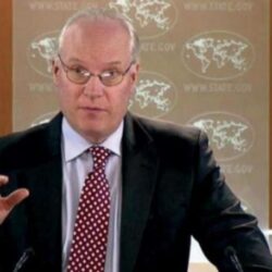 بالفيديو.. “العمالقة” تعثر على ألغام وعبوات ناسفة في “كراتين” الأمم المتحدة