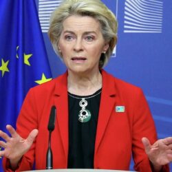 نجوم قدامى الساحل يهنئون إخوانهم فريق احلام المضايا