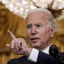 عشرات المستوطنين يقتحمون الأقصى