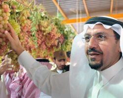 سفير جمهورية ألمانيا الاتحادية يزور مهرجان بريدة للتمور