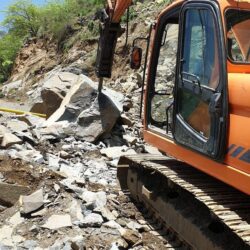 صحيفة “البلاد” في افتتاحيتها بعنوان ( نحو استقرار اليمن )