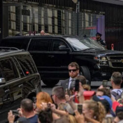 تشكيل لجنة عاجلة للتحقيق.. شاهد السيول تجتاح إسكان وقرى حصمة جازان والشعوب