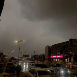 شاهد امطار جازان الغزيرة تدخل المنازل وتغمر القرى ومجهود يشكر عليه الدفاع المدني