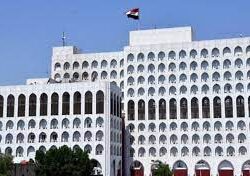 بالصور.. حريق هائل يغطي سماء تبوك بالدخان