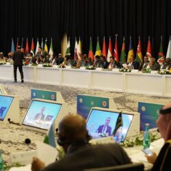 شرطة محافظة جدة تقبض على (4) أشخاص لارتكابهم حوادث جنائية بانتحال صفة غير صحيحة والسلب