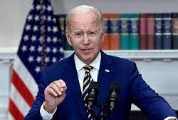 آلاف السودانيين يواصلون التظاهر في الخرطوم