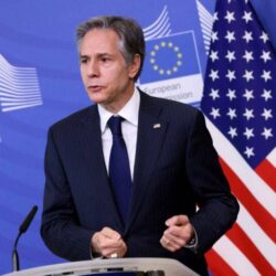 حرس الحدود ينقذ طاقم سفينة بنمية تعرضت لحريق أثناء إبحارها في مياه البحر الأحمر