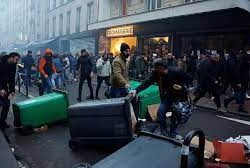 عذَّبه “الحوثي” ثم اختفى.. ظهور جثة فنان يمني مشنوقًا بسطح منزله!