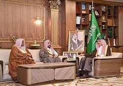 أمير منطقة جازان يقلّد الحكمي والعمري رتبتيهما الجديدتين