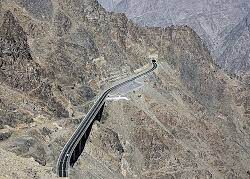 الأزهر يدين إقدام مجموعة من المتطرفين في الدنمارك على حرق المصحف الشريف