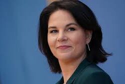 الأزمة “الروسية- الأوكرانية”.. ضمن مباحثات “فيصل بن فرحان” ونظيره الهولندي