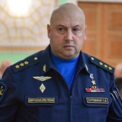 وزارة الخارجية: المملكة تعرب عن إدانتها واستنكارها الشديدين لقيام أحد المتطرفين بحرق نسخة من المصحف الشريف عند مسجد ستوكهولم المركزي في السويد بعد صلاة عيد الأضحى المبارك