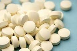 دوريات الأفواج الأمنية بجازان تحبط ترويج (152,800) قرص خاضع لتنظيم التداول الطبي و(91) كيلو جرامًا من نبات القات المخدر