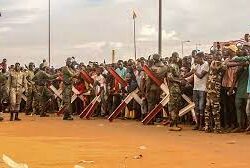 “النيابة العامة” تهيب بالجماهير الرياضية احترام الأنظمة والتعليمات المنظمة والالتزام بها