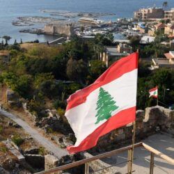 ظفر بها ملياردير أجنبي.. اتهامات لـ”ترامب” بإفشاء أسرار “غواصات أمريكا النووية”!