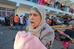 مجزرة بحق عائلة.. إسرائيل تقتل 32 فلسطينيًّا من أسرة واحدة في غارة على منزلهم