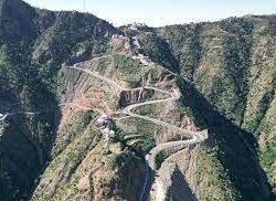 دوريات الأفواج الأمنية بمحافظة العيدابي في منطقة جازان تقبض على شخص لنقله بمركبته (12) مخالفاً لنظام أمن الحدود