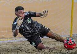 الرئيس التنفيذي للوطنية للإسكان يتوج الفائز بالشوط السعودي الدولي في كأس السعودية 2024​