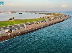 رئيس جامعة جازان يكرم الفائزين بمسابقة حفظ وتلاوة القرآن الكريم والسنة النبوية