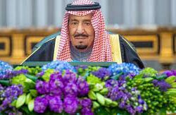 فوضى “كدّادين” مطار الملك خالد الدولي.. المنظر عشوائي لا يليق بجمال “الرياض”